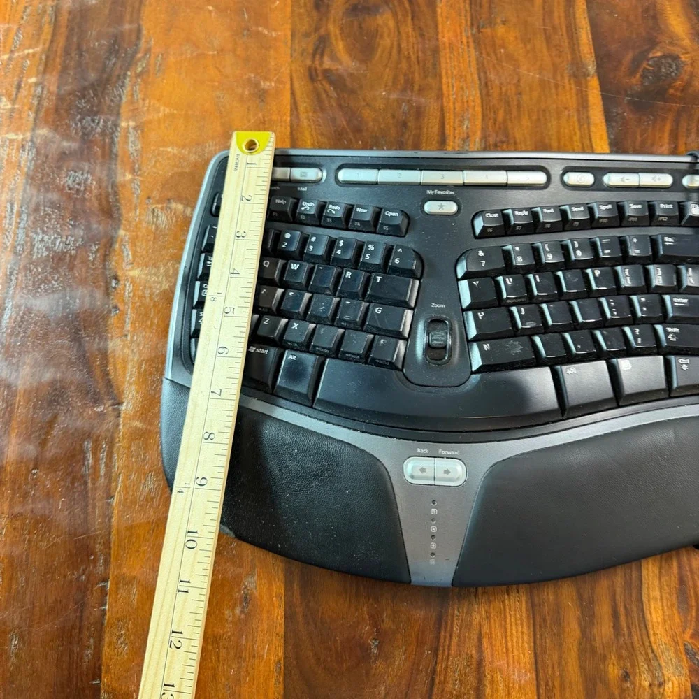 Microsoft Natural Ergonomic Keyboard 4000 v1.0 KU-0462 Wired USB Black Silver